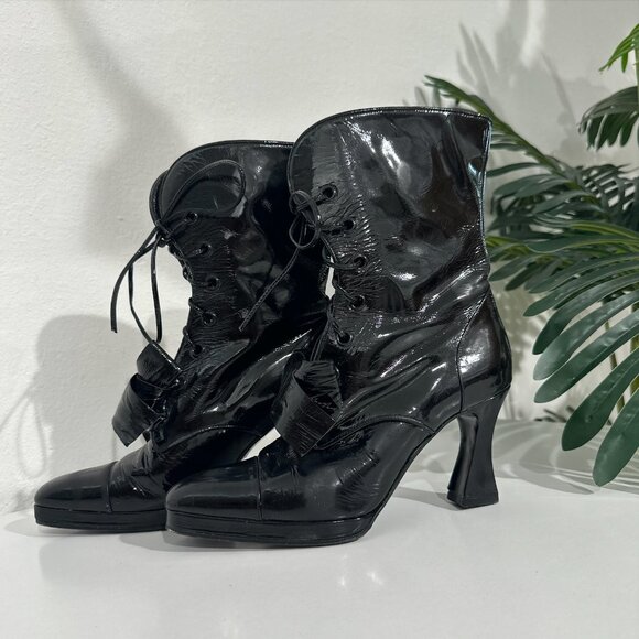 CHANEL Vintage Black Louis Lace-Up Boots with Sculptural Bow Heel Size 37 1/2 - Picture 1 of 6